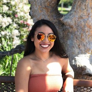 Meet your Posher, Haley